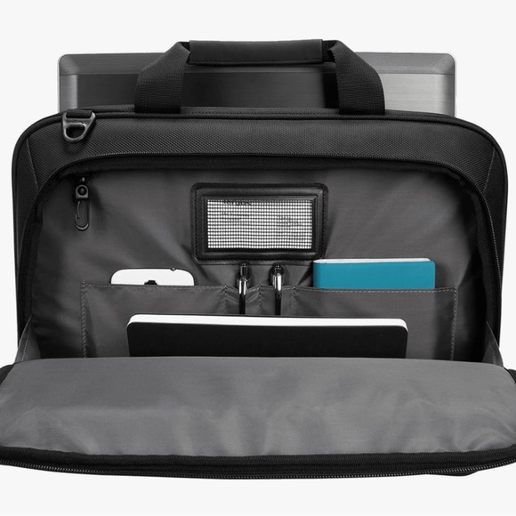 Tagrgus Laptop Case/ Bag 16.25"L x 4.5"W x 12.25"H; Weight: 2 - Picture 4 of 8